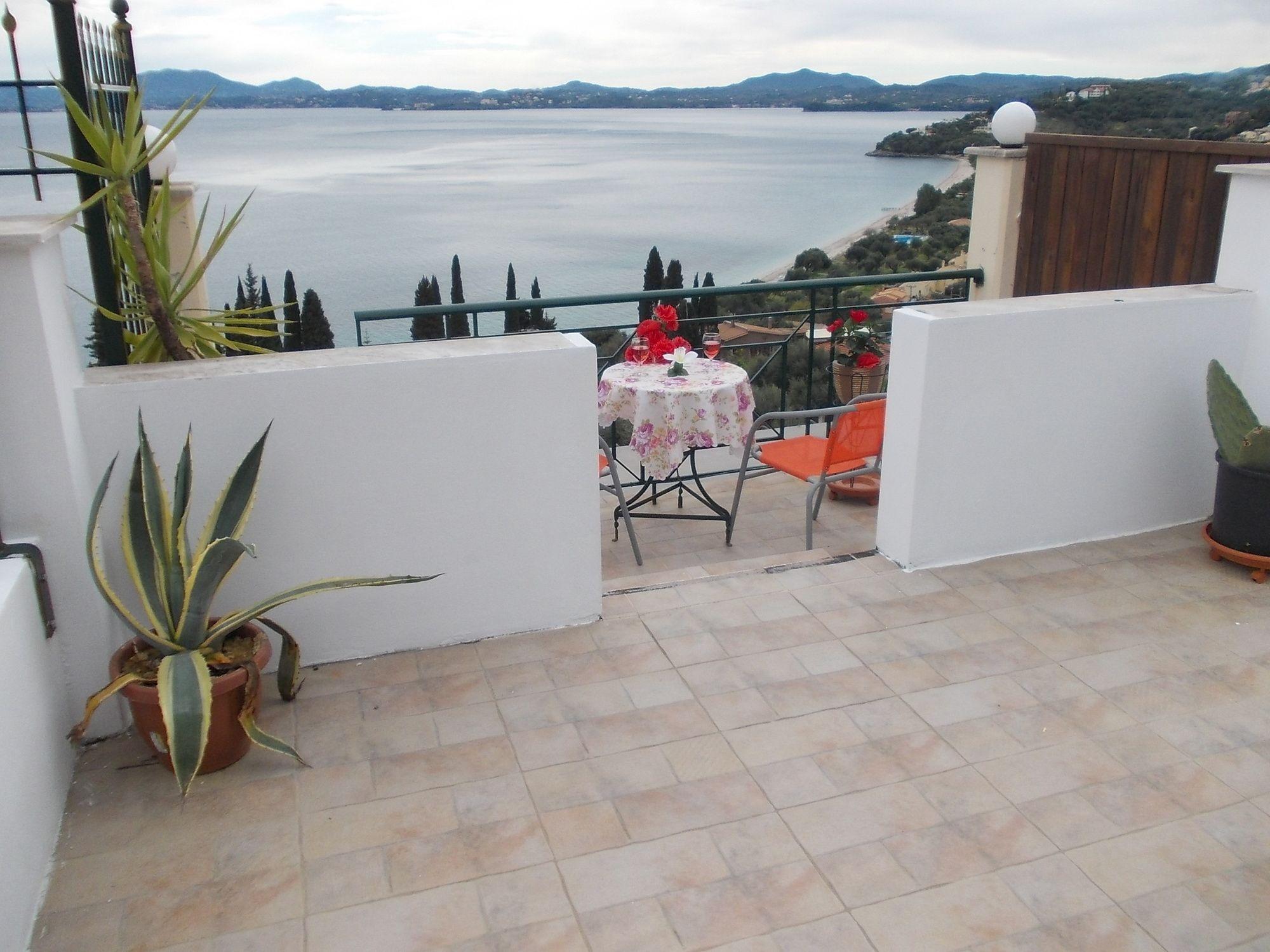 Sarakinos Apartments Barbati Esterno foto