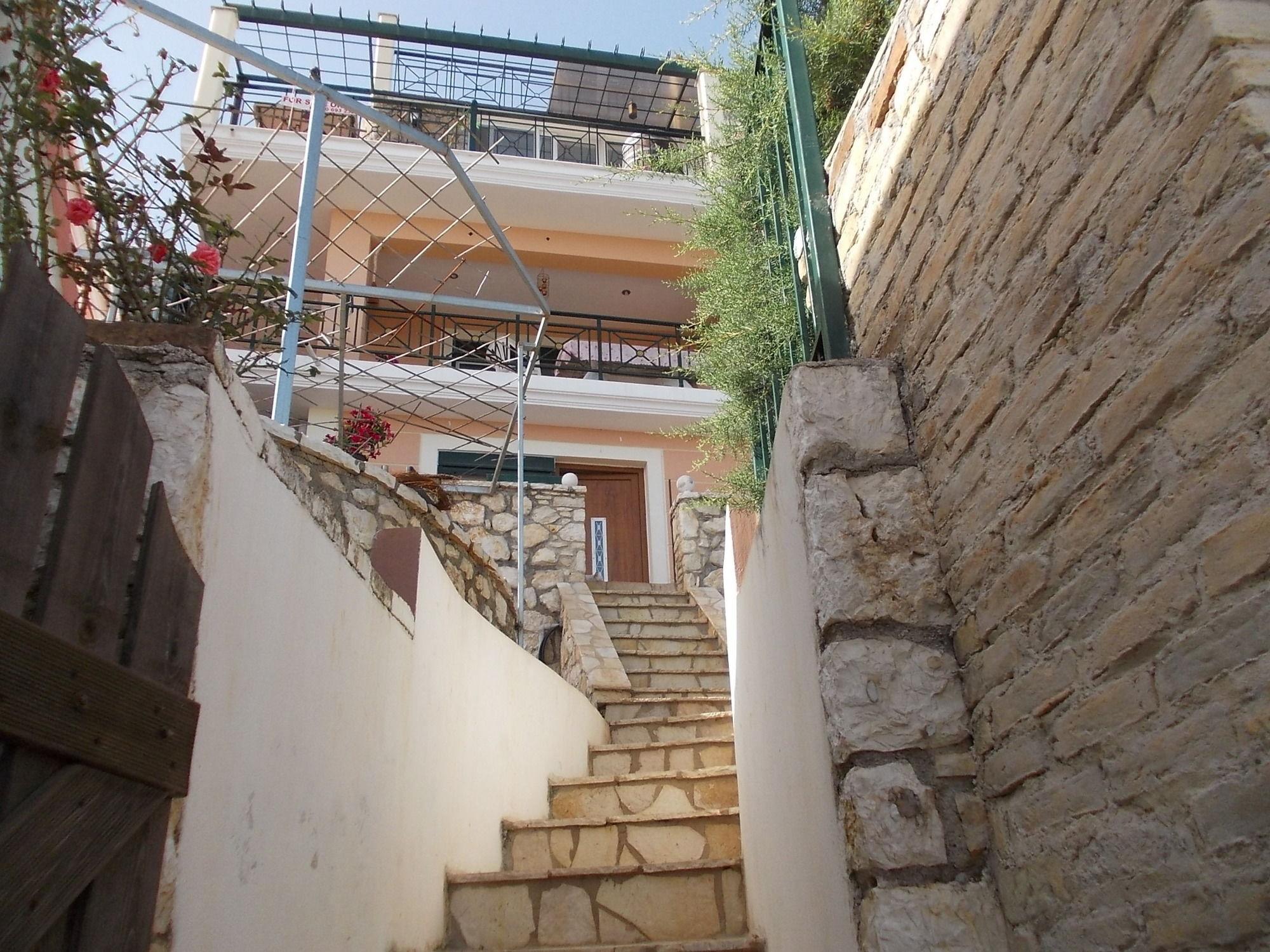 Sarakinos Apartments Barbati Esterno foto