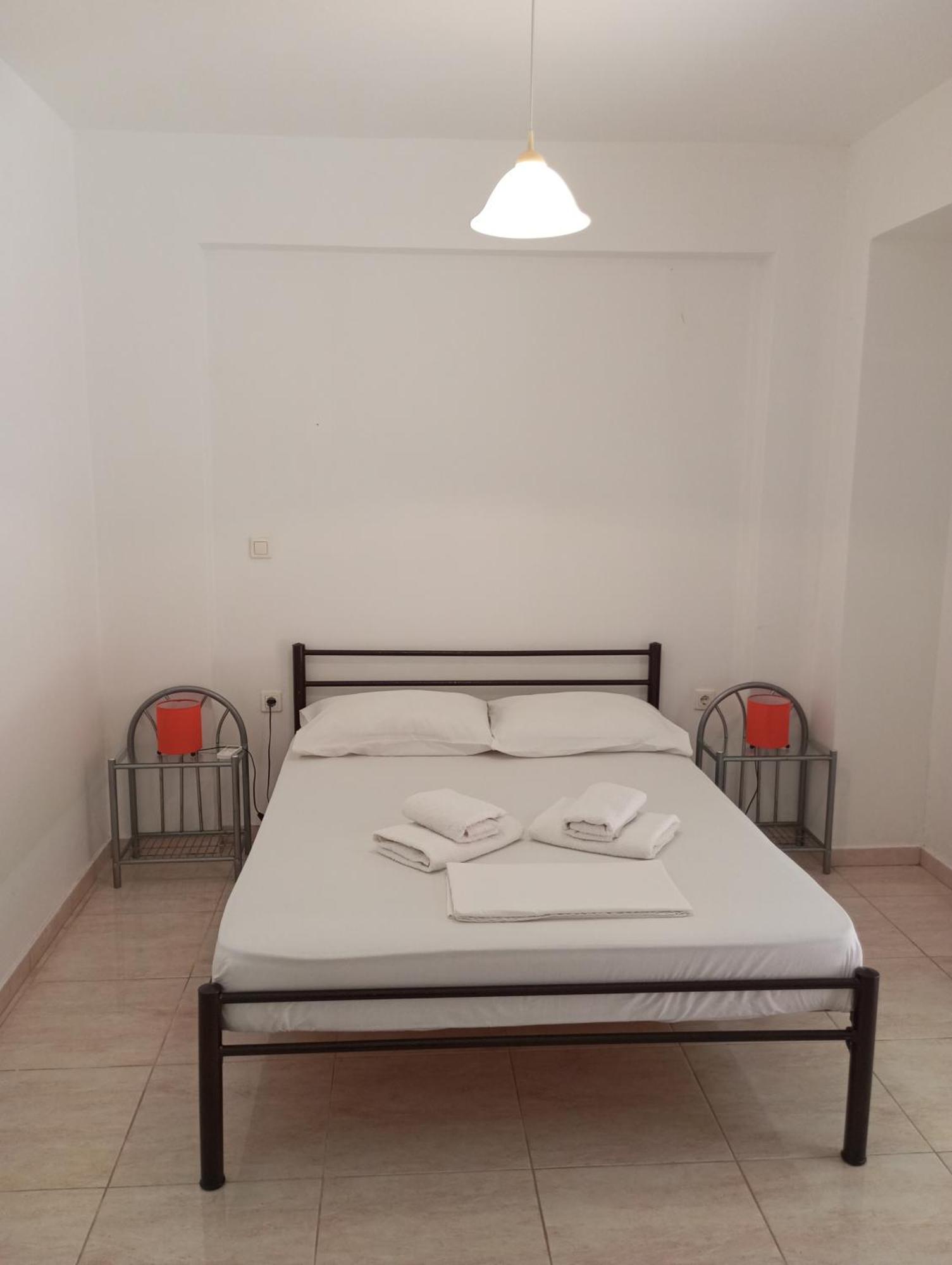 Sarakinos Apartments Barbati Esterno foto