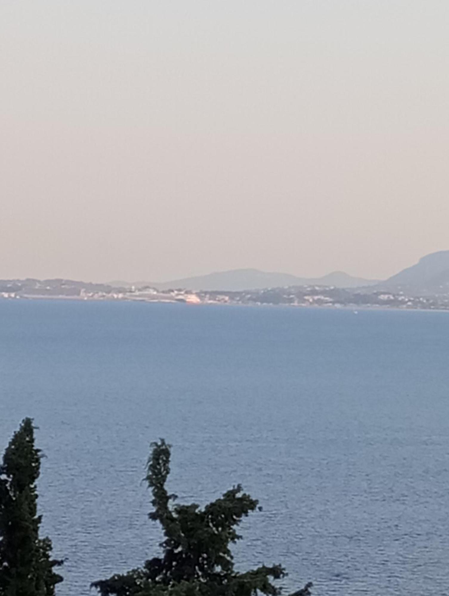 Sarakinos Apartments Barbati Esterno foto