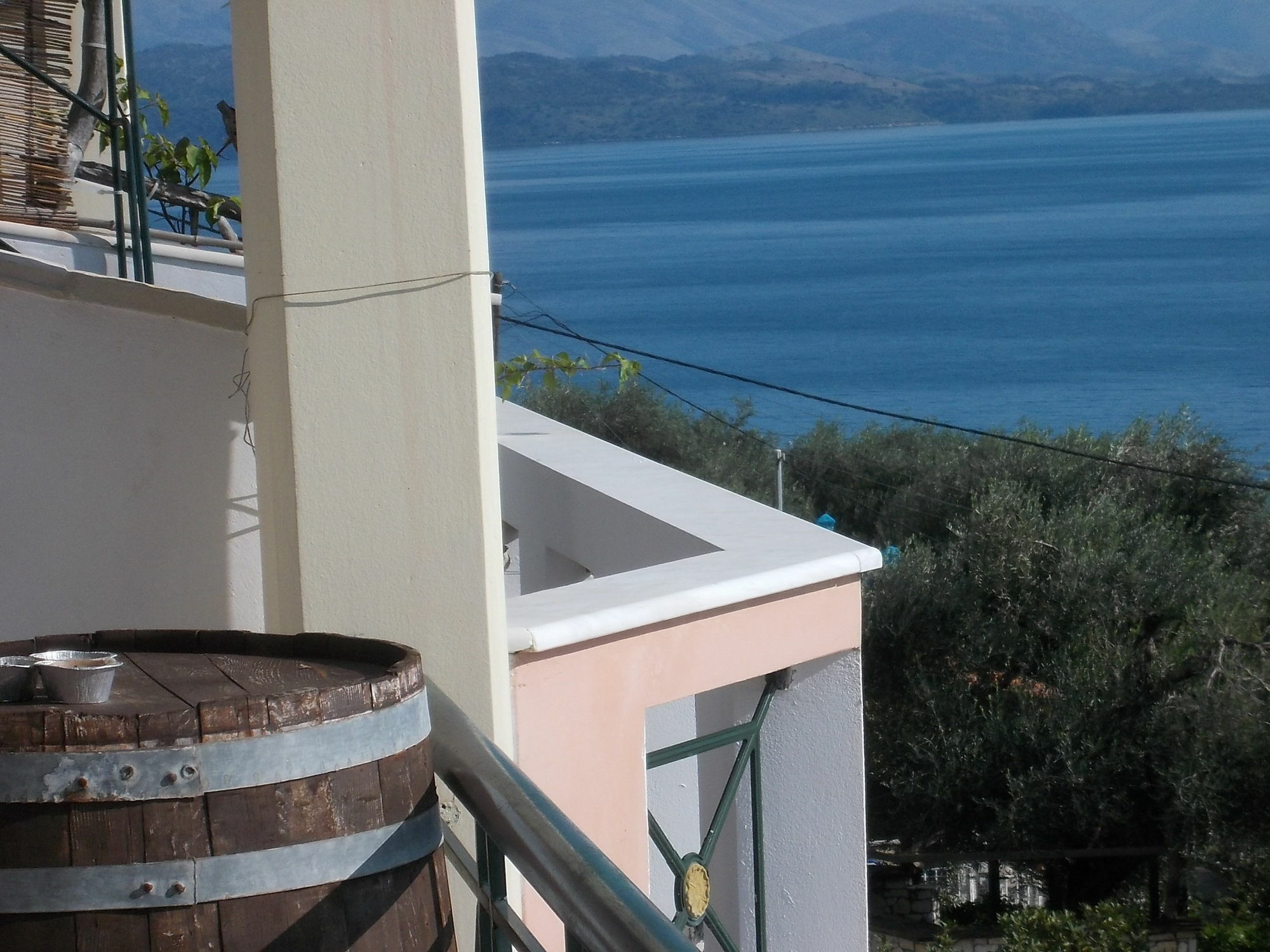 Sarakinos Apartments Barbati Esterno foto