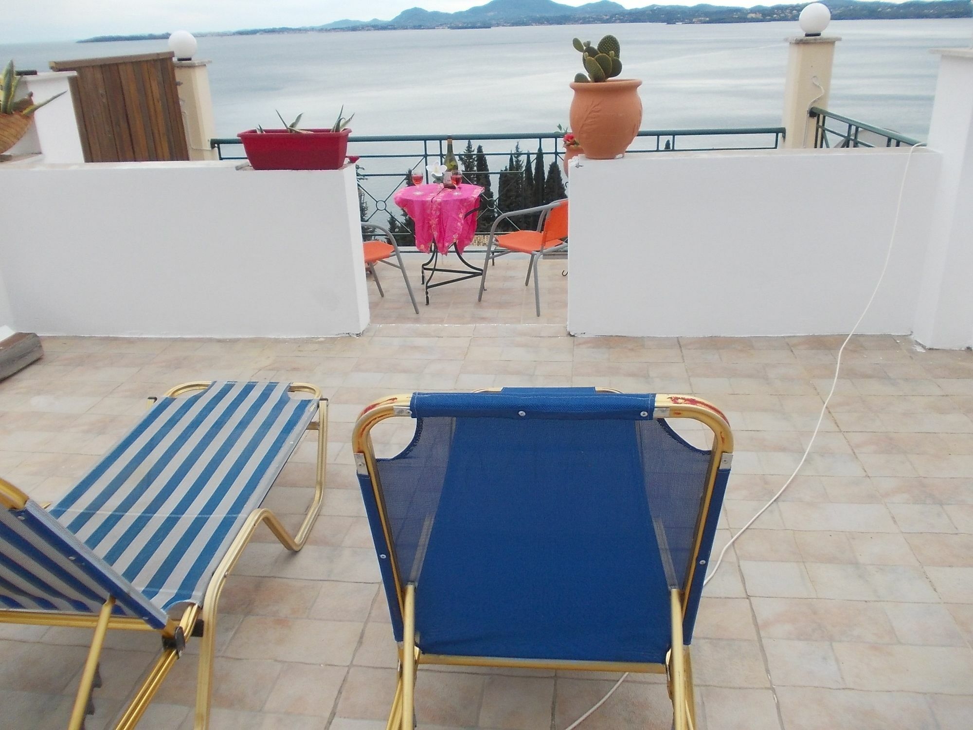 Sarakinos Apartments Barbati Esterno foto